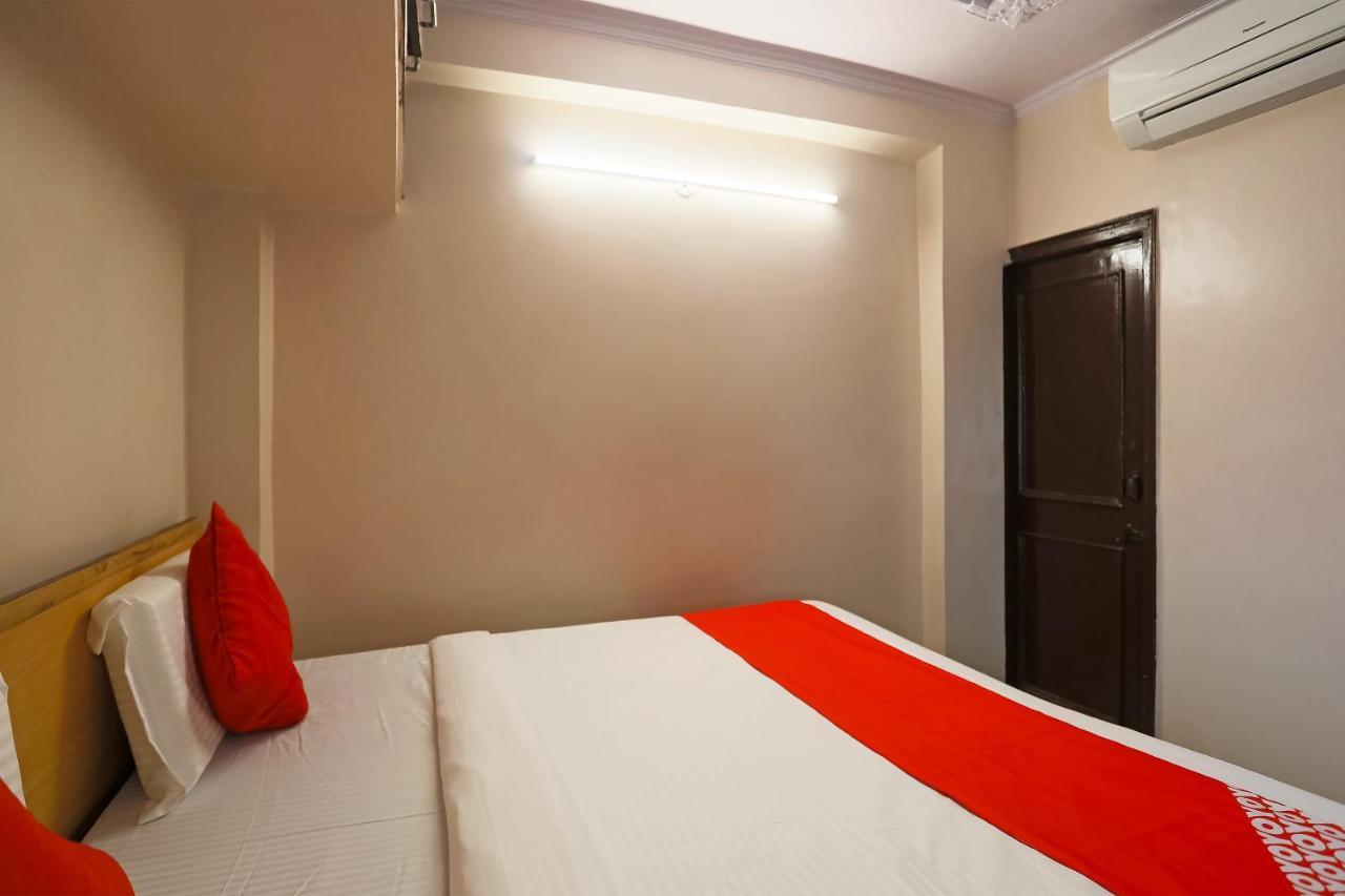 Oyo 48287 Bst Hotel New Delhi Ngoại thất bức ảnh