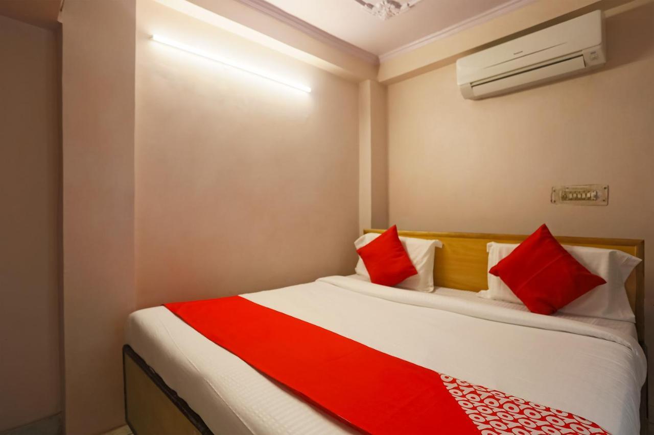 Oyo 48287 Bst Hotel New Delhi Ngoại thất bức ảnh